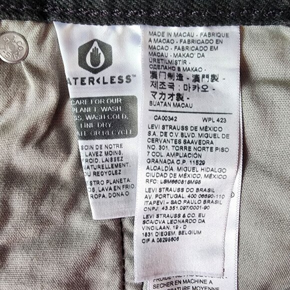 NEW Levi's Womens 29 Shorts 501 High Rise Cut Off Button Fly Black Jean Shorts - Picture 6 of 11